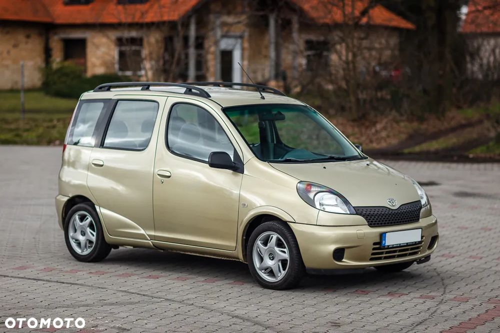 Toyota Yaris Verso 1.3 Sol - 8