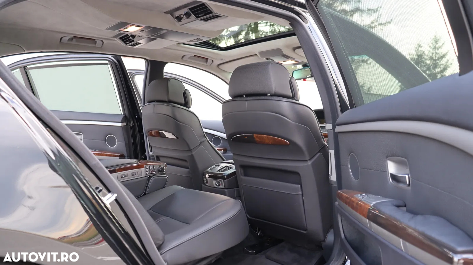 BMW Seria 7 760i A - 18