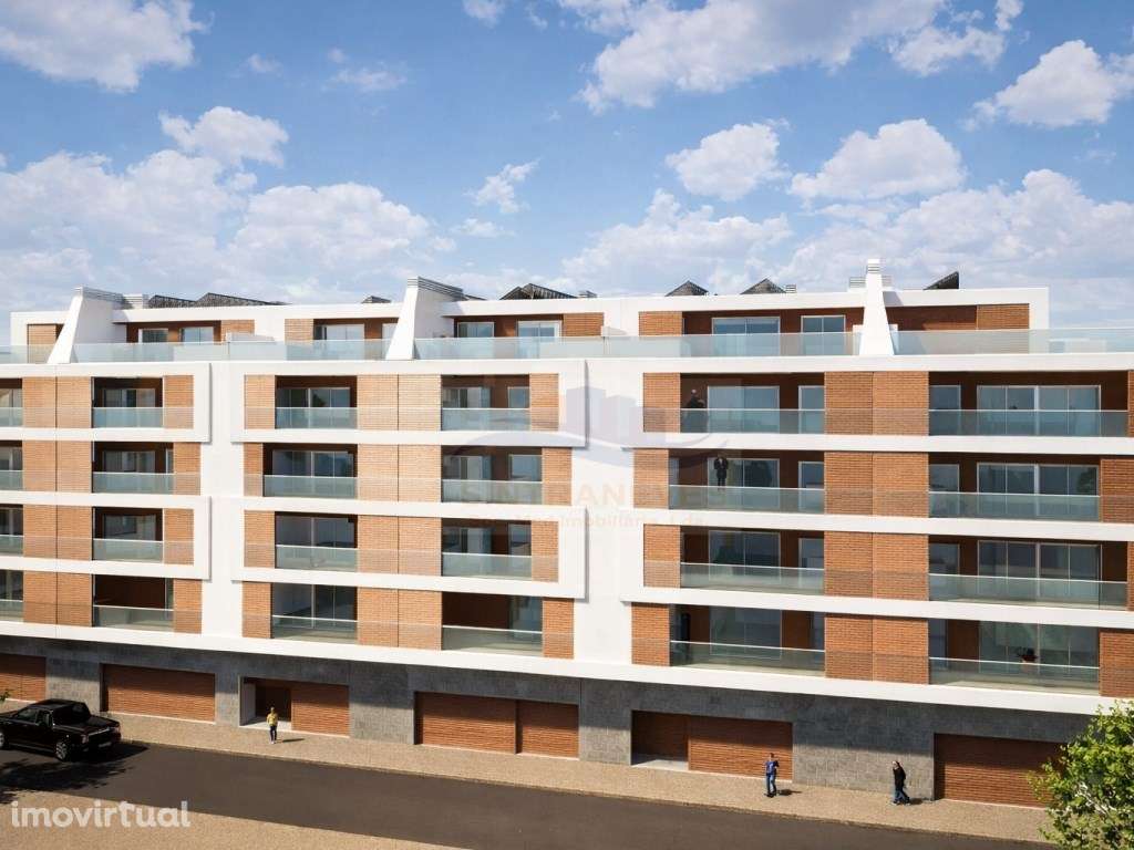 Apartamento T3 Espaçoso com Suite, Varanda e Garagem - Ideal para F... - Grande imagem: 2/7