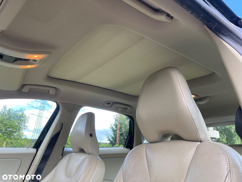 Volvo XC 60 D5 AWD Kinetic - 17