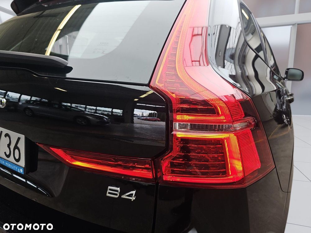 Volvo XC 60 B4 B Essential - 27