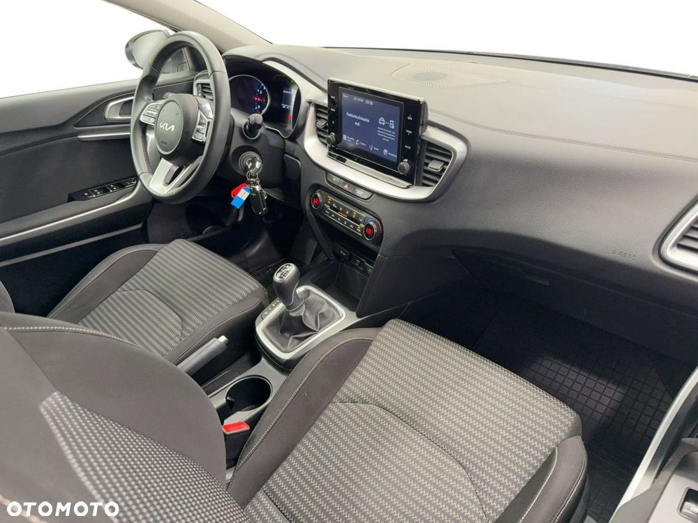 Kia Ceed - 14