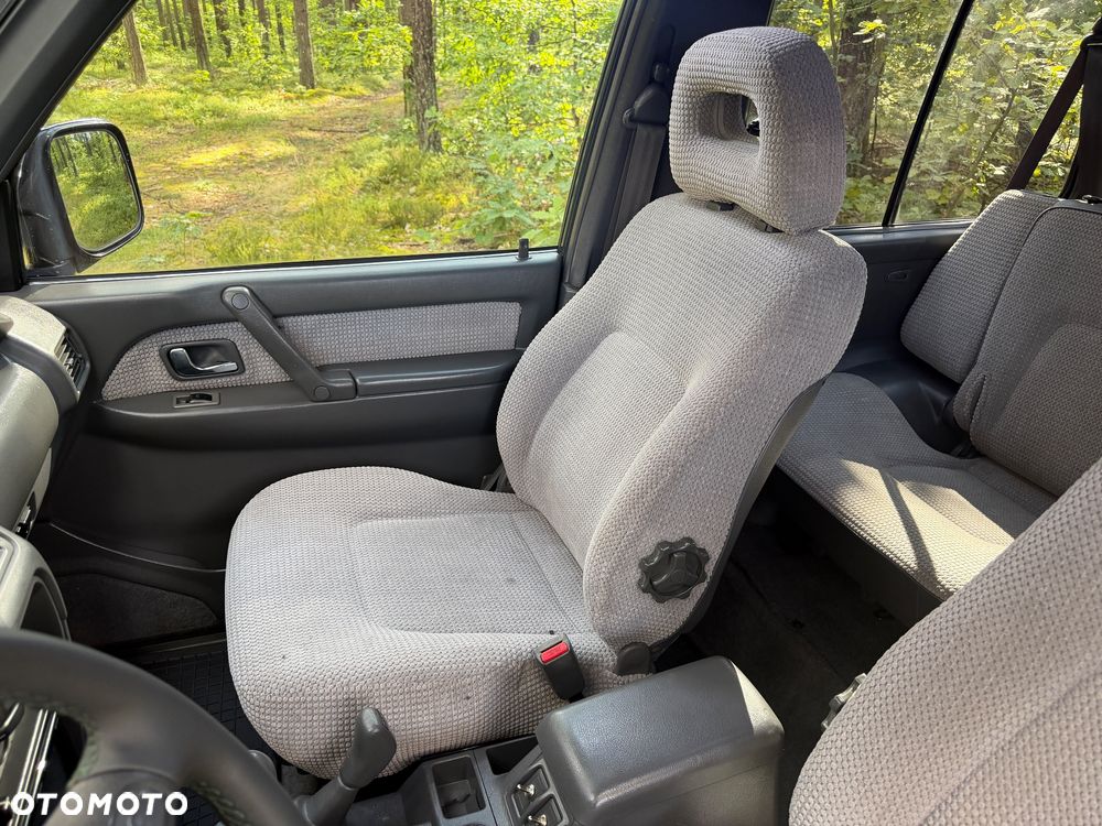 Mitsubishi Pajero - 18