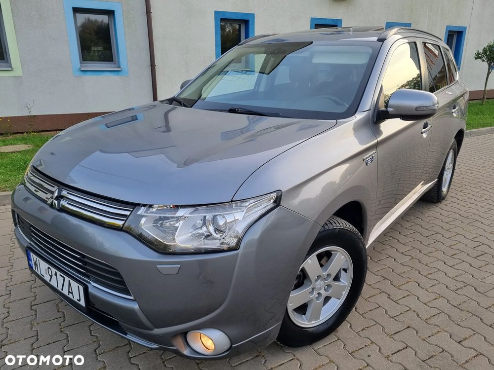 Mitsubishi Outlander Instyle NAVI + - 39