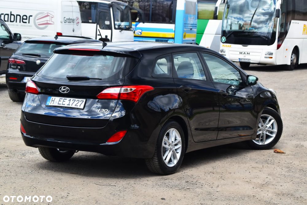 Hyundai i30 blue 1.6 CRDi Trend - 40