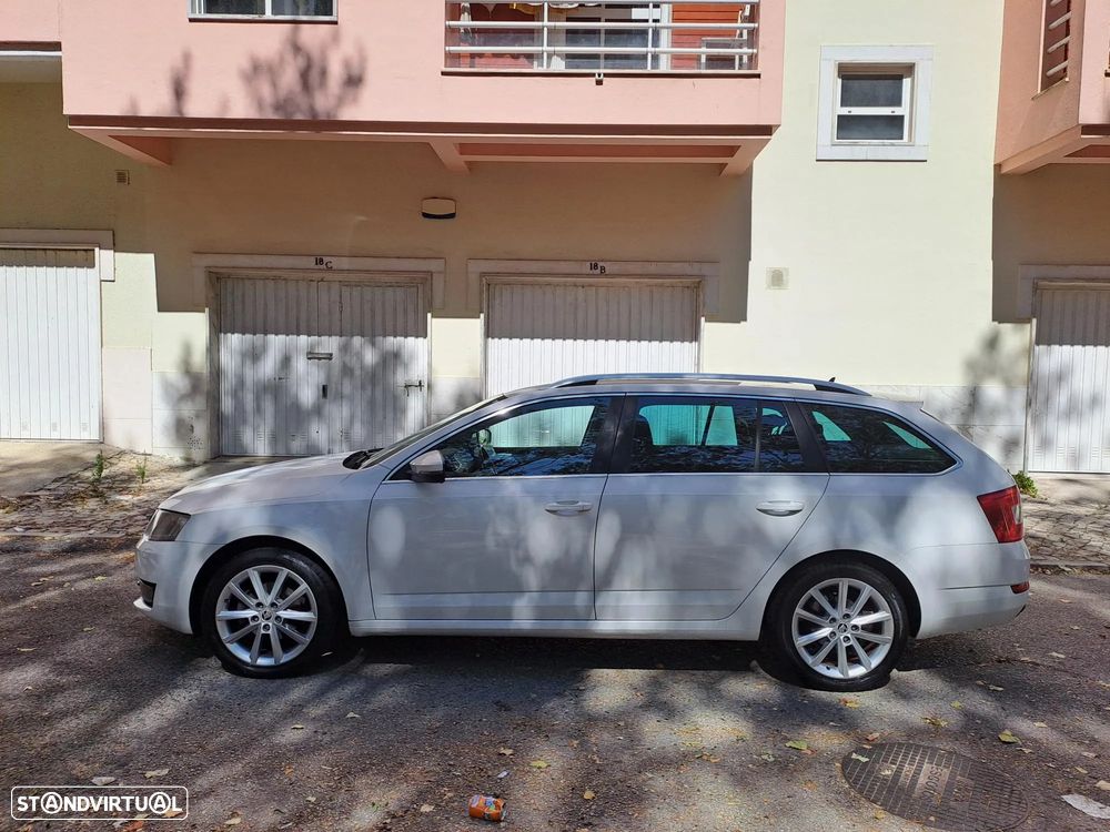 Skoda Octavia Break 1.6 TDi Style DSG - 1