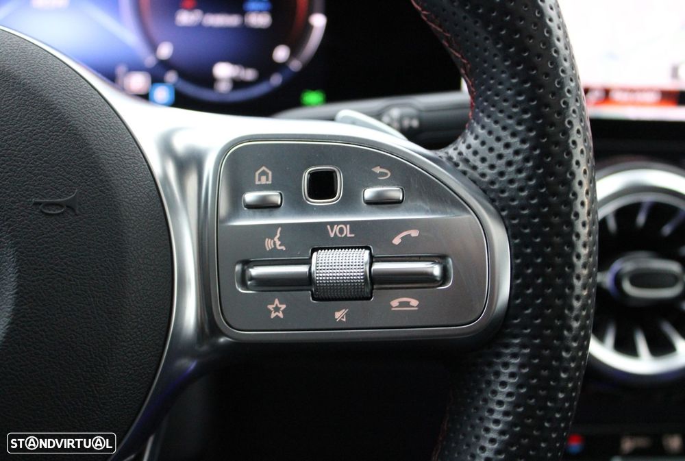 Mercedes-Benz GLA 250 e 8G-DCT AMG Line - 24