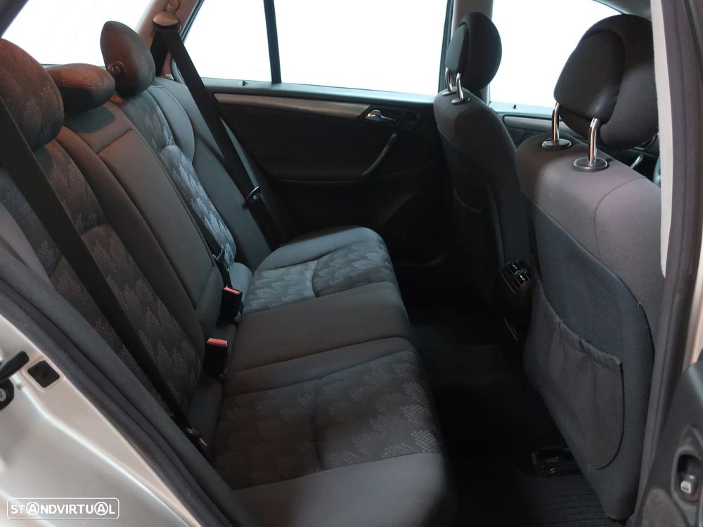 Mercedes-Benz C 220 T CDI Avantgarde - 22