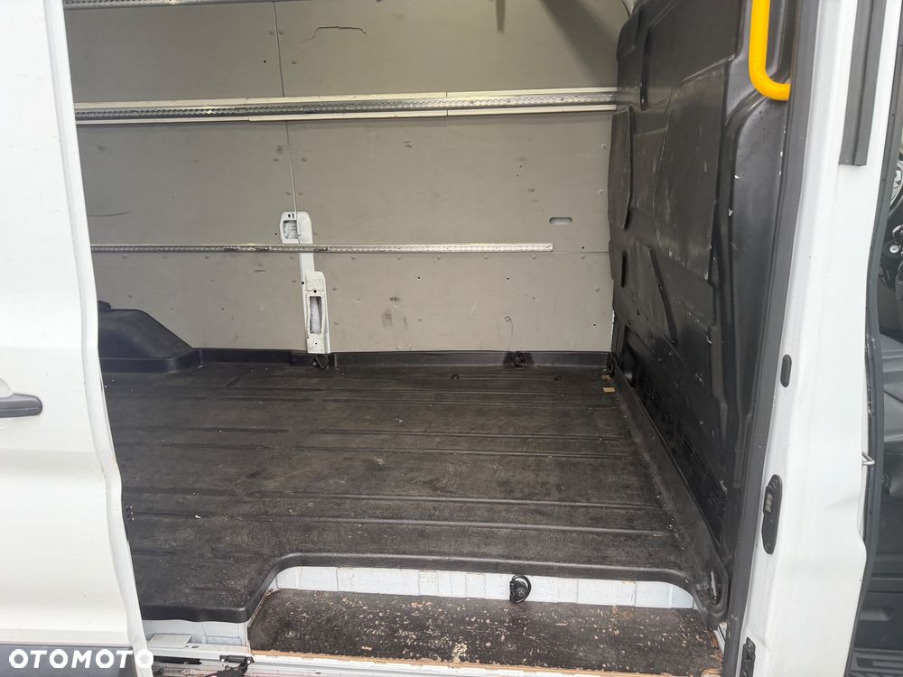 Ford Transit - 17