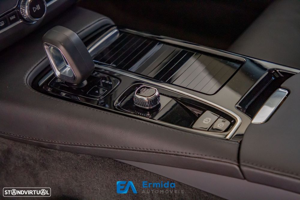 Volvo V90 2.0 T6 PHEV R-Design AWD - 40