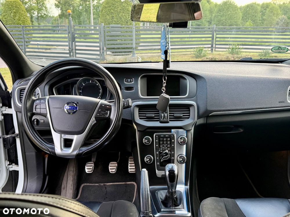 Volvo V40 D2 Drive-E R-Design Momentum - 5