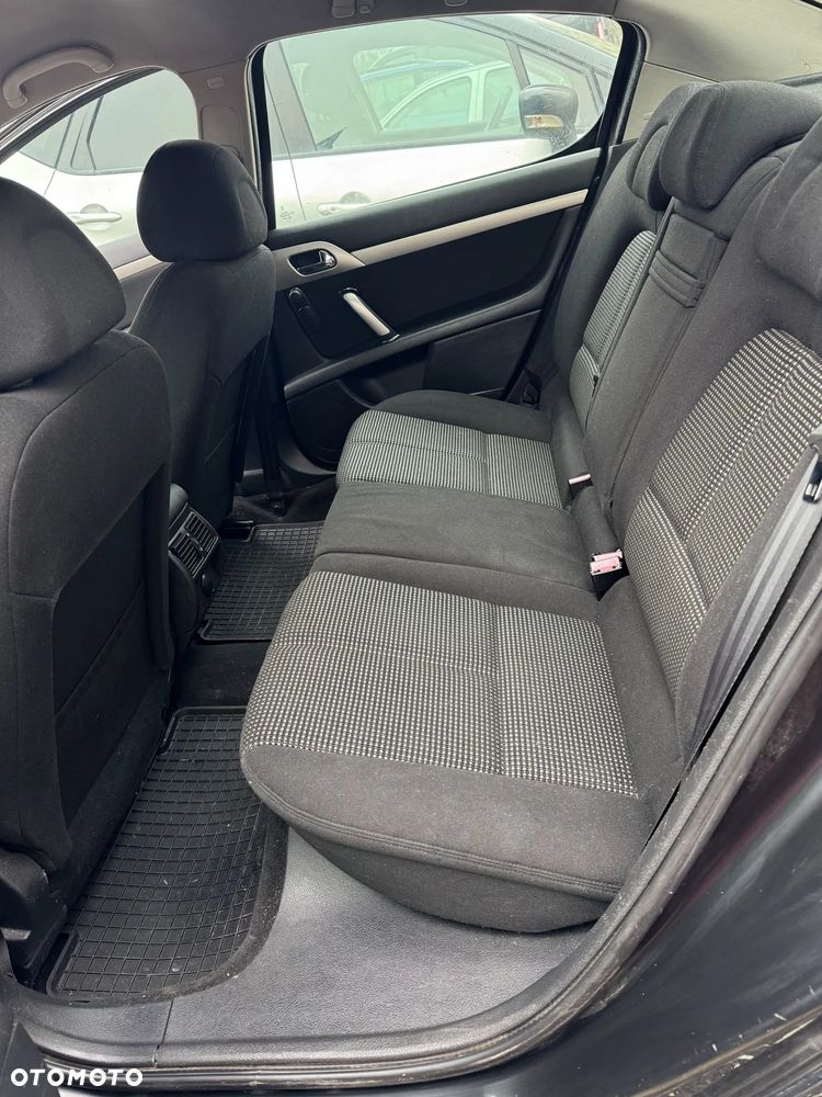 Peugeot 407 - 14