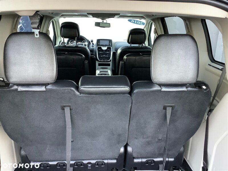 Chrysler Town & Country 3.6 Limited - 15