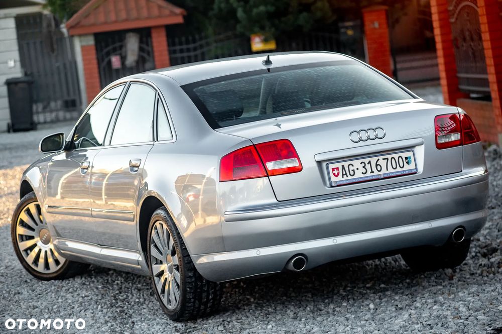 Audi A8 4.2 Quattro - 12