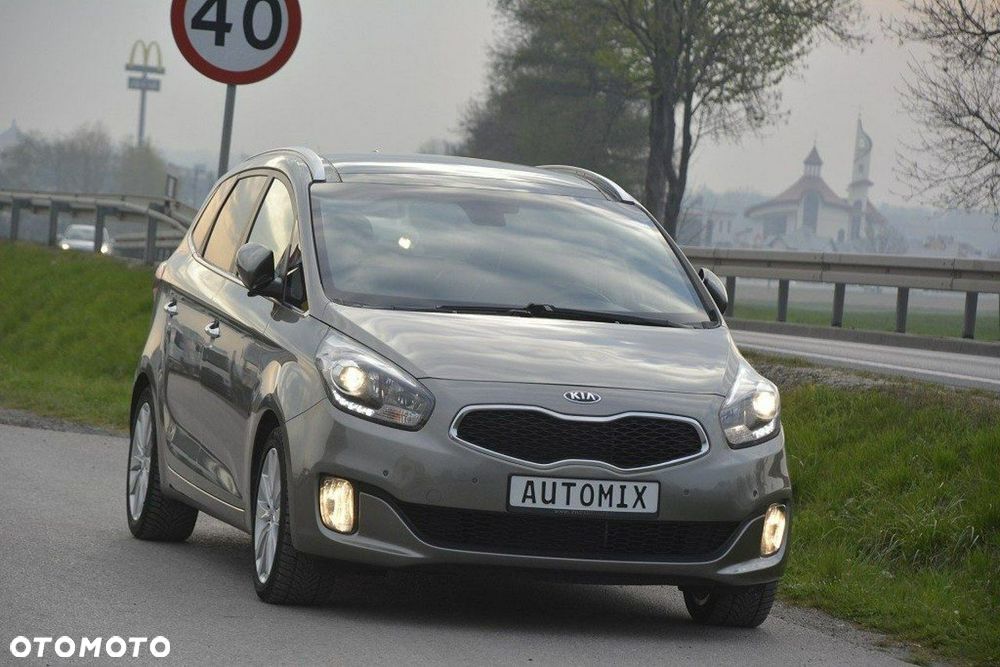 Kia Carens 1.7 CRDi L 7os - 14