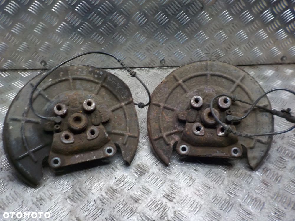 OPEL CORSA D 1.6 TB PIASTA LEWY LUB PRAWY TYŁ TYLNIA - 2