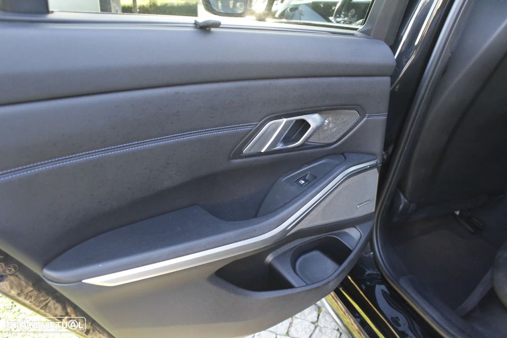 BMW 330 e Touring xDrive Aut. M Sport - 28