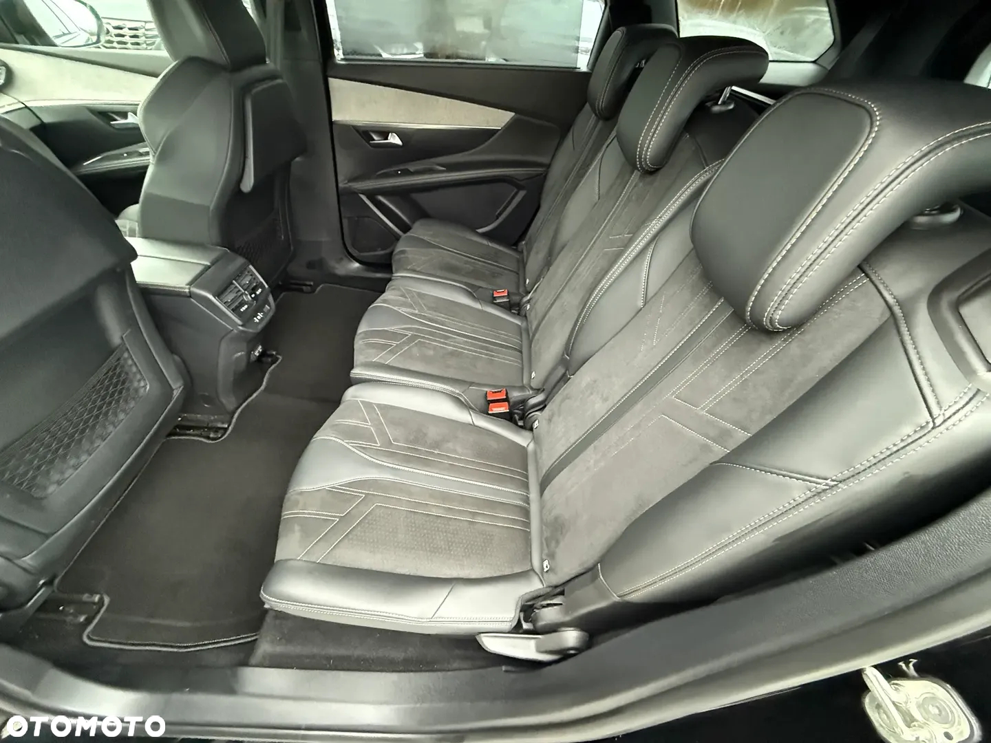 Peugeot 5008 BlueHDI 180 EAT8 GT Pack - 32