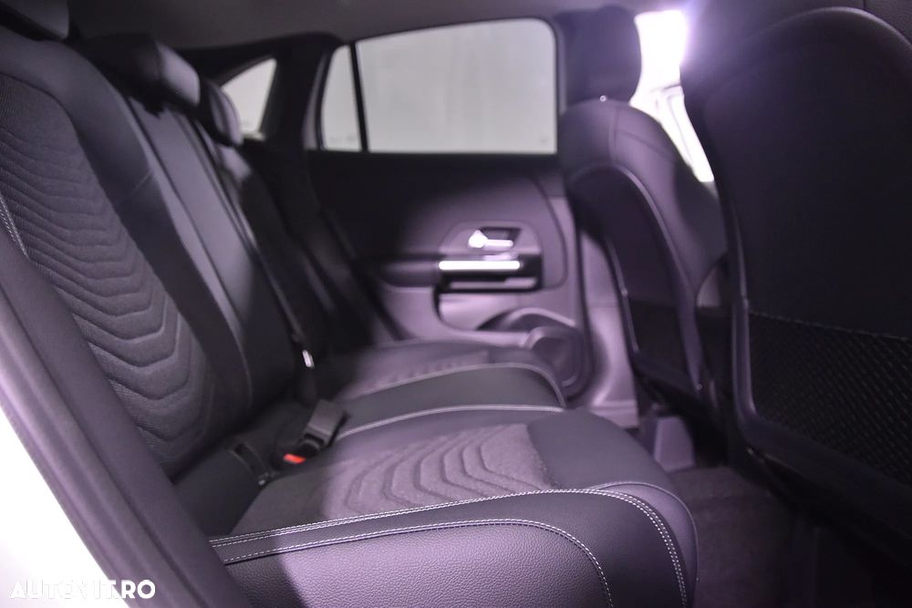Mercedes-Benz GLA - 13