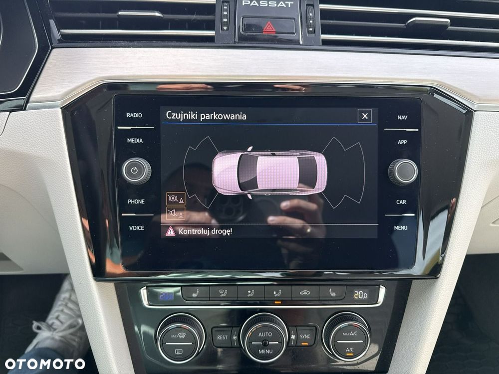 Volkswagen Passat 2.0 TSI Elegance DSG - 27
