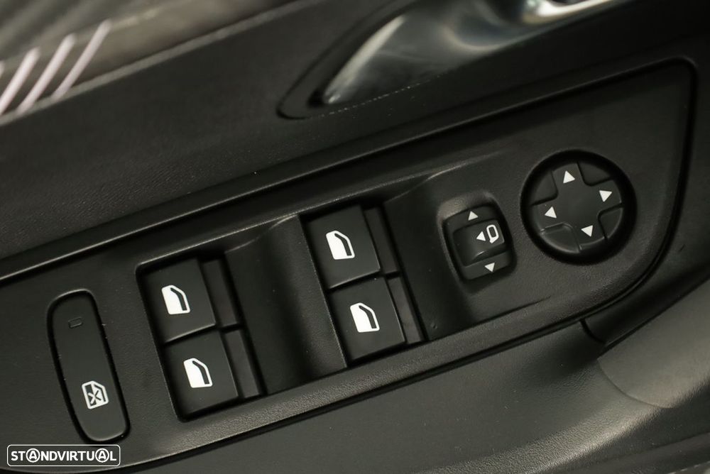 Peugeot 2008 1.2 PureTech Allure - 20