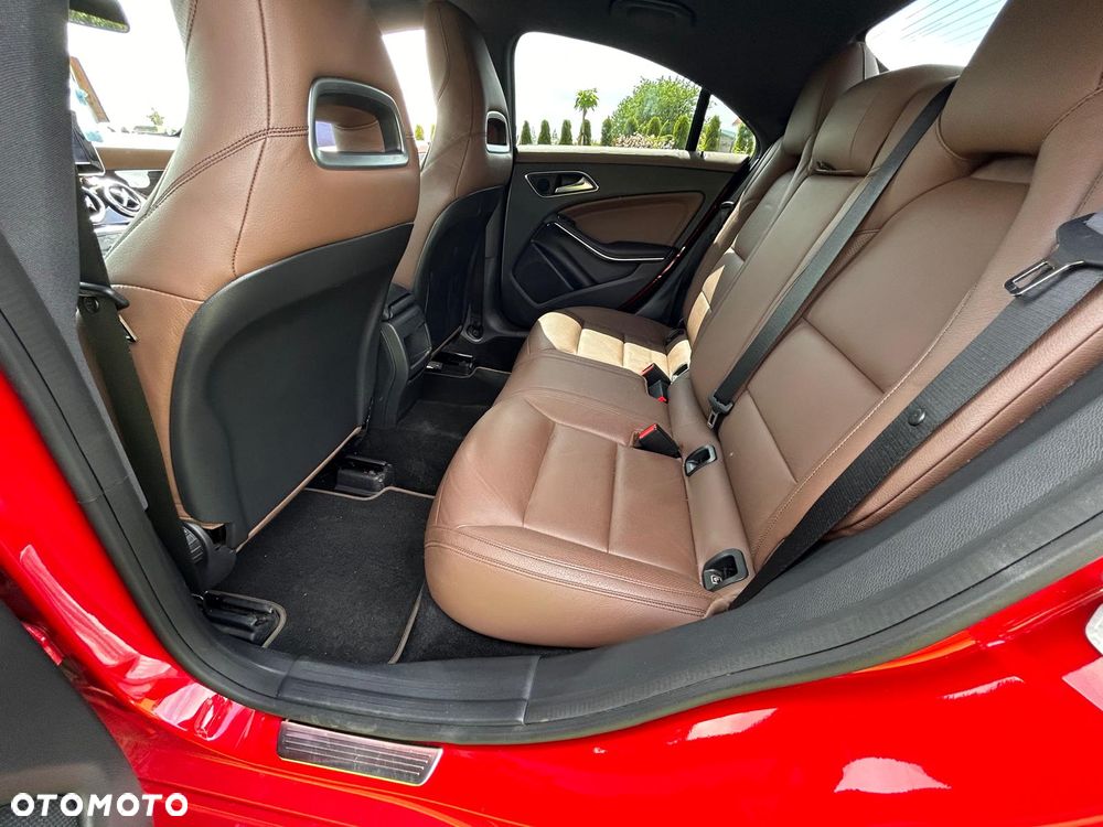 Mercedes-Benz CLA 200 7G-DCT - 15