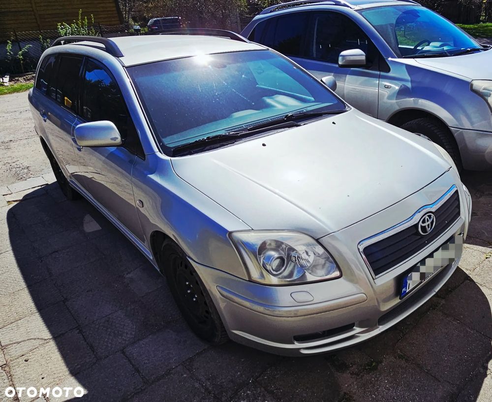 Toyota Avensis 2.0 D-4D Sol - 2