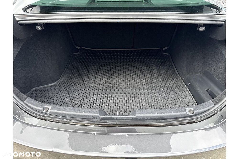 Mazda 3 ver-2-0-mhev-hikari - 23