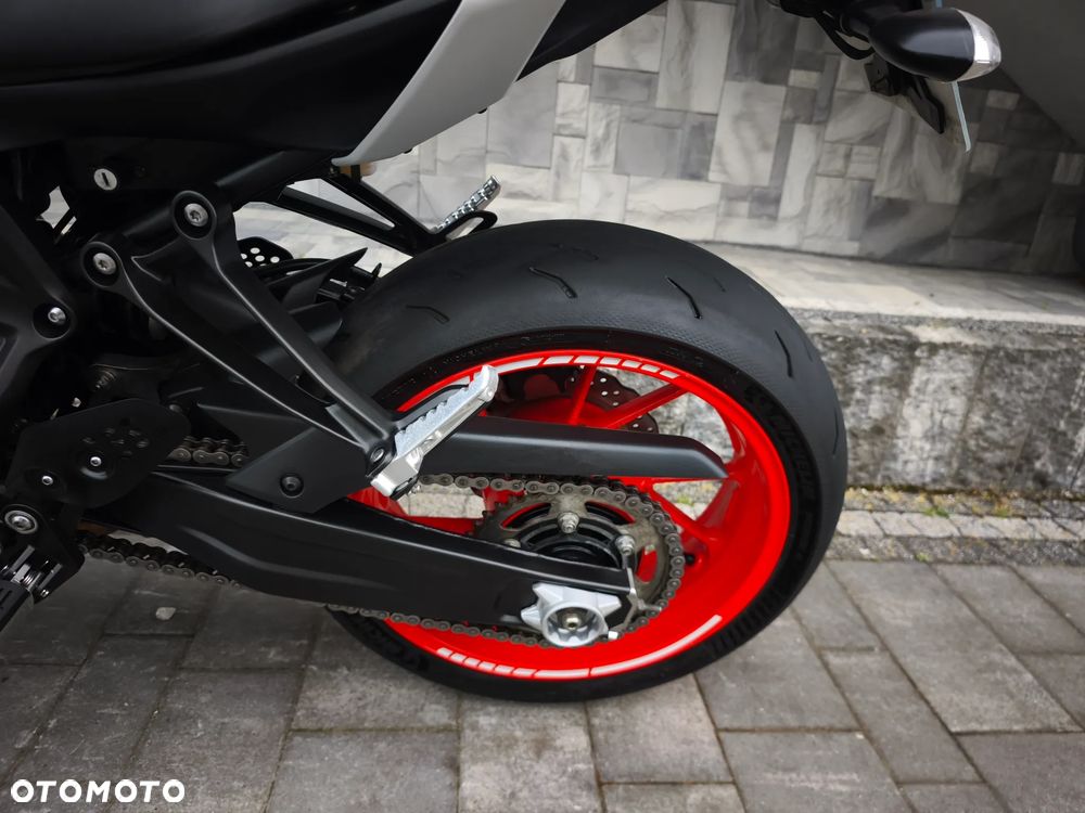 Yamaha MT - 28