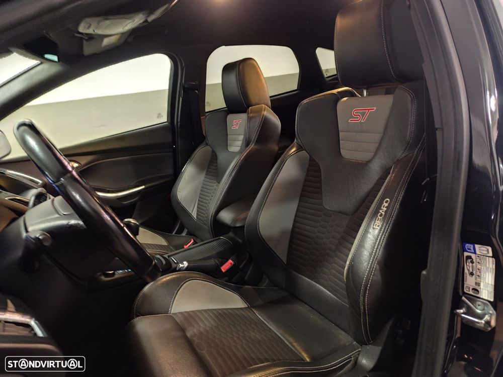 Ford Focus 2.0 TDCi ST-2 - 3