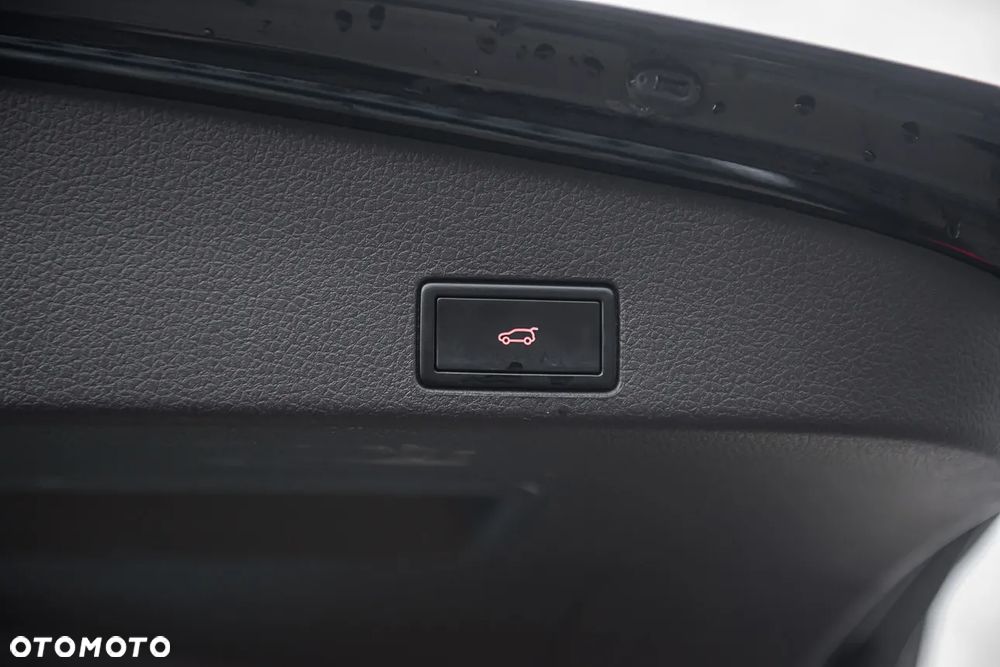 Volkswagen Touareg 3.0 V6 TDI BMT R-Style - 33