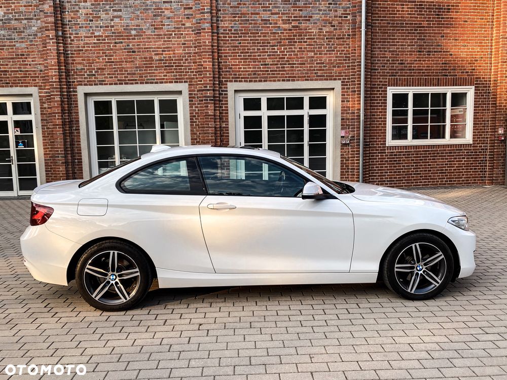 BMW Seria 2 220d Sport Line - 4