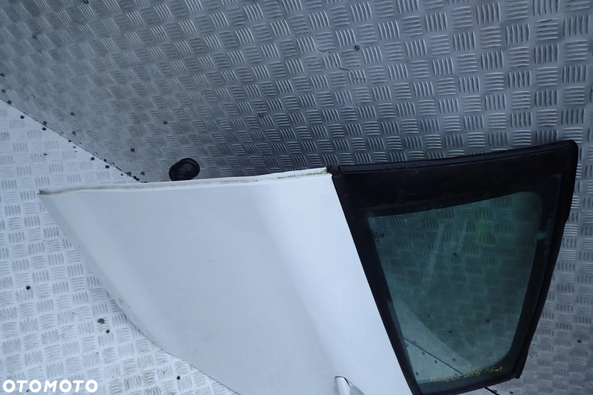 DRZWI PRAWY / LEWY TYŁ  PEUGEOT 2008 2016 ROK KOD LAKIERU EWP GOŁE - 8