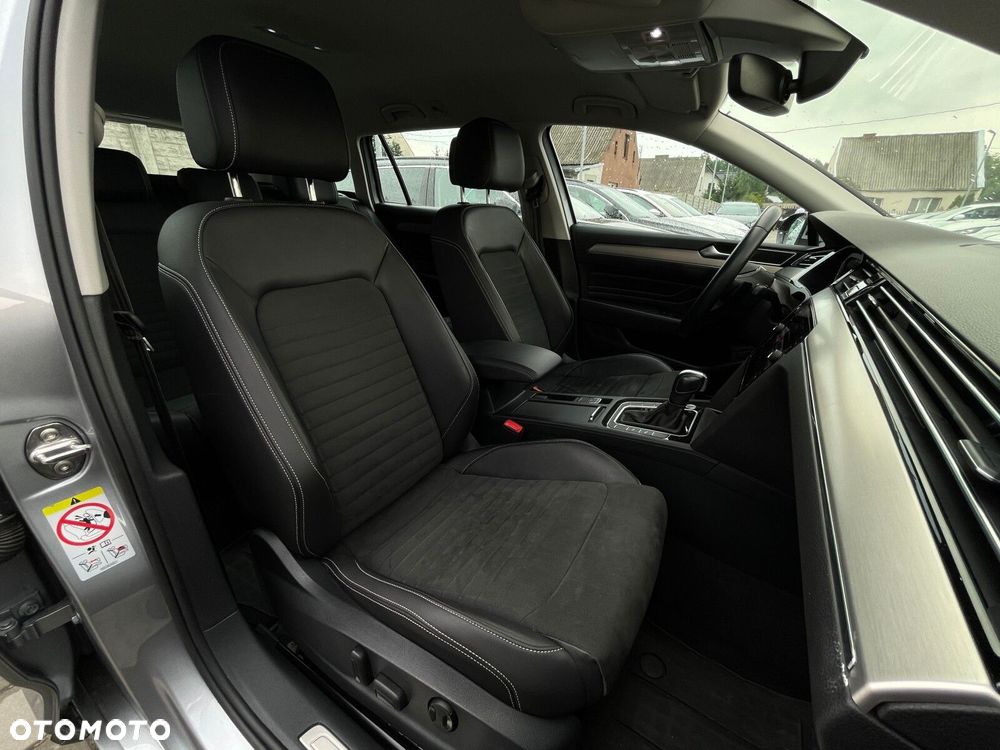 Volkswagen Passat Variant 2.0 TDI EVO Elegance DSG - 19