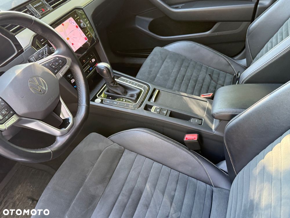 Volkswagen Passat Variant 2.0 TDI EVO Elegance DSG - 27