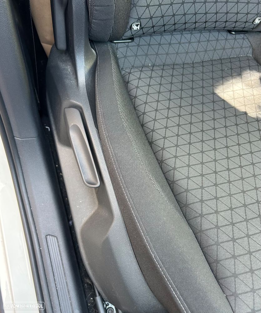 VW T-Cross 1.0 TSI Life - 21