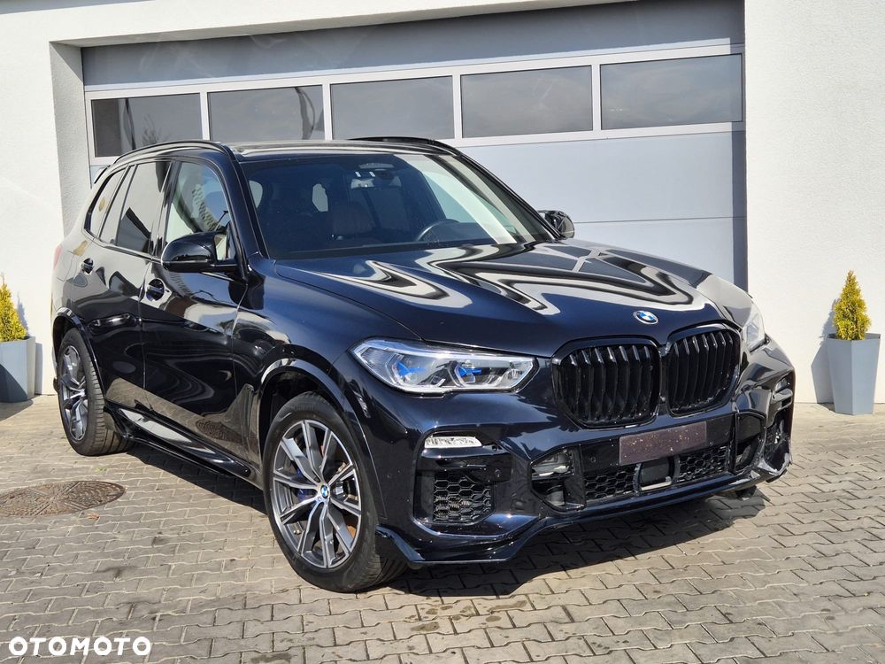 BMW X5 xDrive50i Sport-Aut - 2