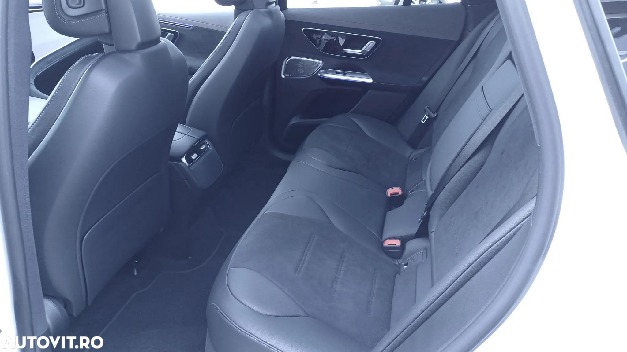 Mercedes-Benz EQE 350 4MATIC - 13