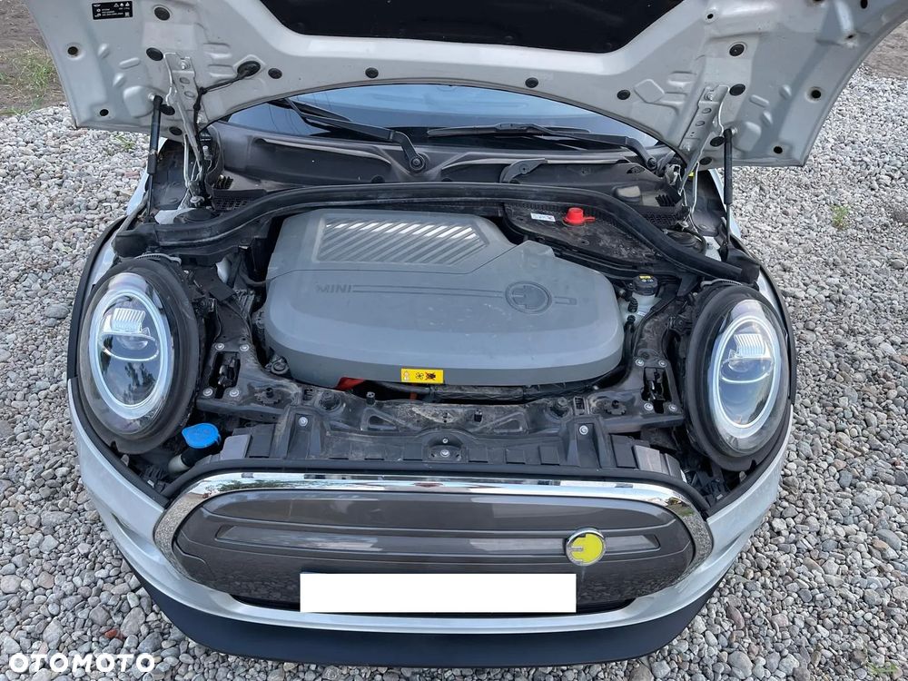 MINI Cooper SE Electric Trim - 38