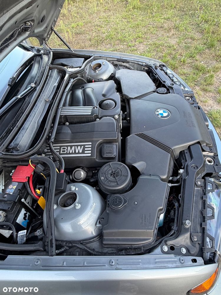 BMW Seria 3 318i - 22