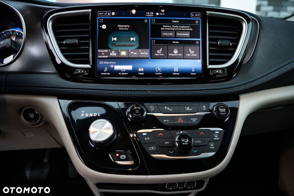 Chrysler Pacifica - 27