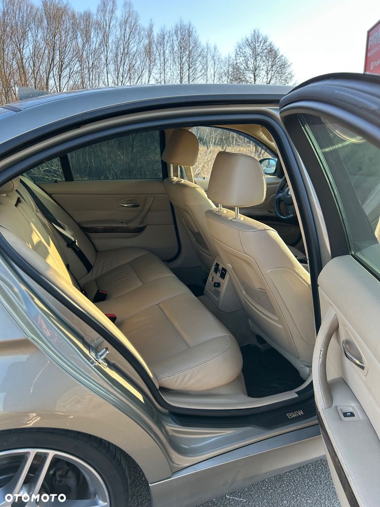 BMW Seria 3 320i Edition Sport - 13