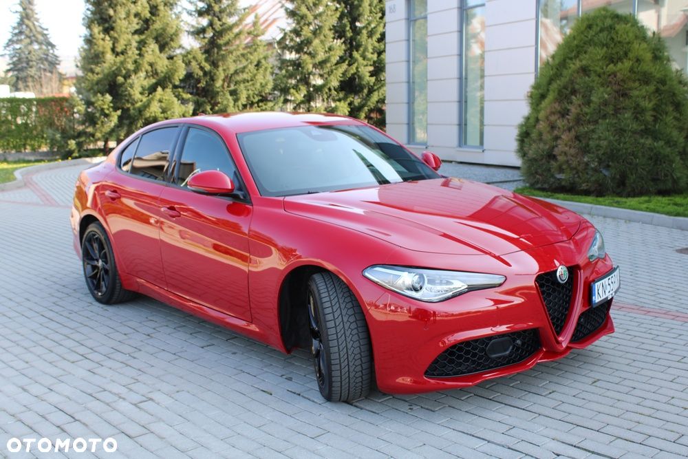 Alfa Romeo Giulia 2.0 Turbo 16V AT8-Q4 Veloce Ti - 4