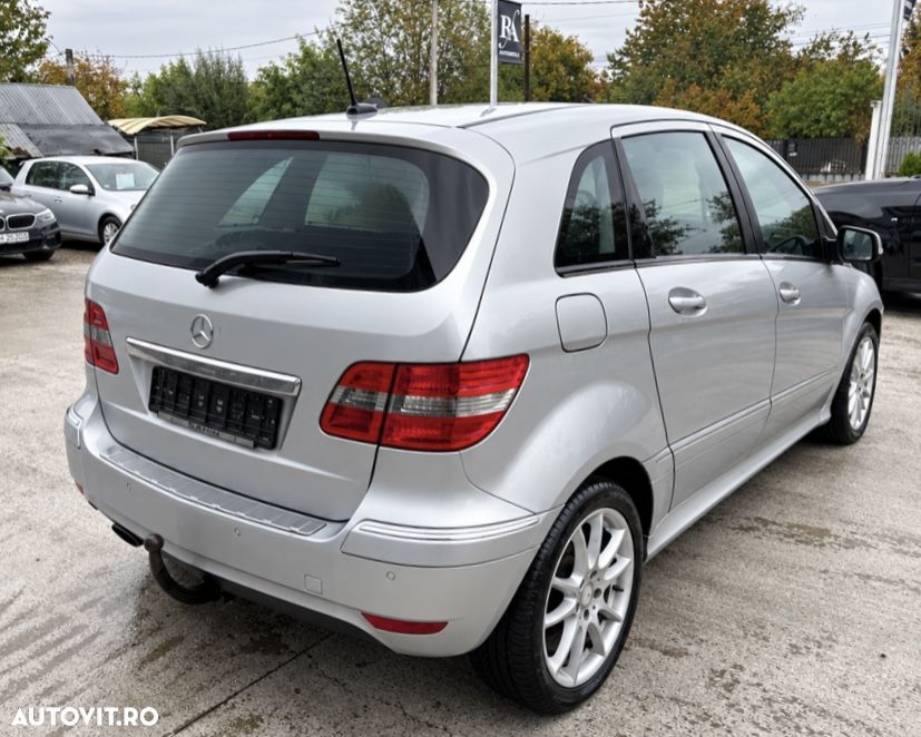 Mercedes-Benz B 180 - 10