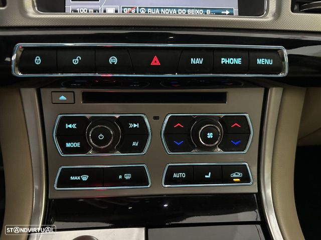 Jaguar XF Sportbrake 3.0 D V6 Premium Luxury - 14