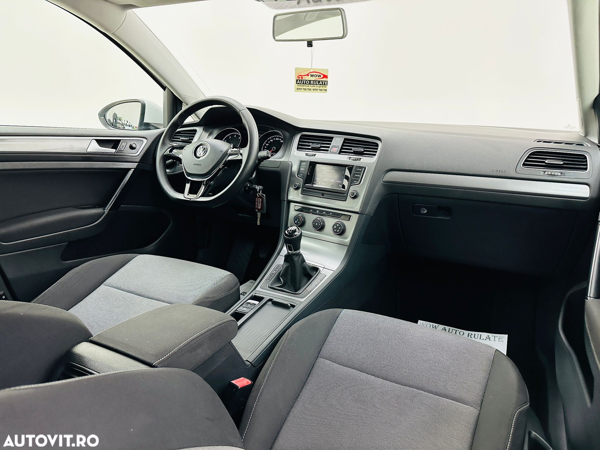 Volkswagen Golf - 25