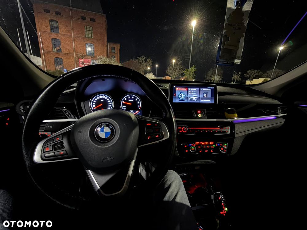 BMW X1 sDrive18i Sport Line - 14