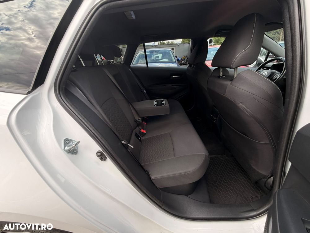Toyota Corolla - 18