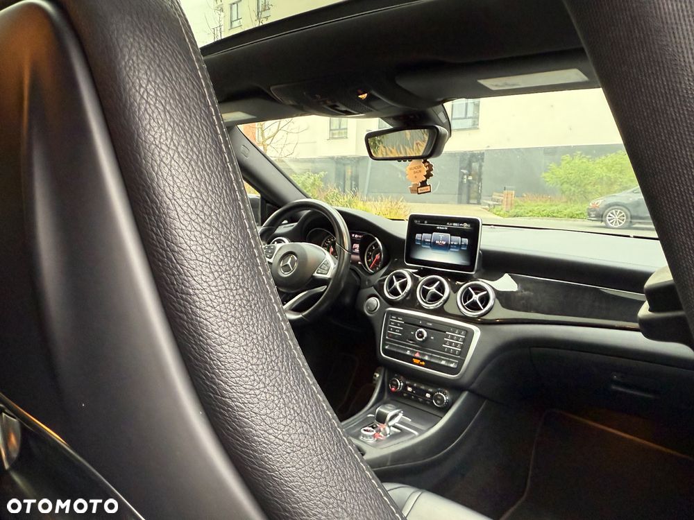 Mercedes-Benz CLA AMG 45 4-Matic - 33