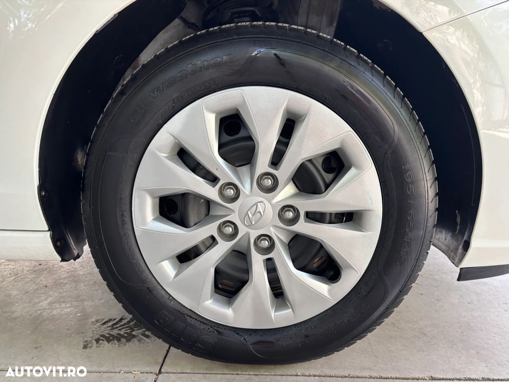 Hyundai i30 1.5 110CP M/T Comfort - 11